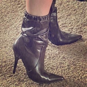 Ruched above the ankle booties